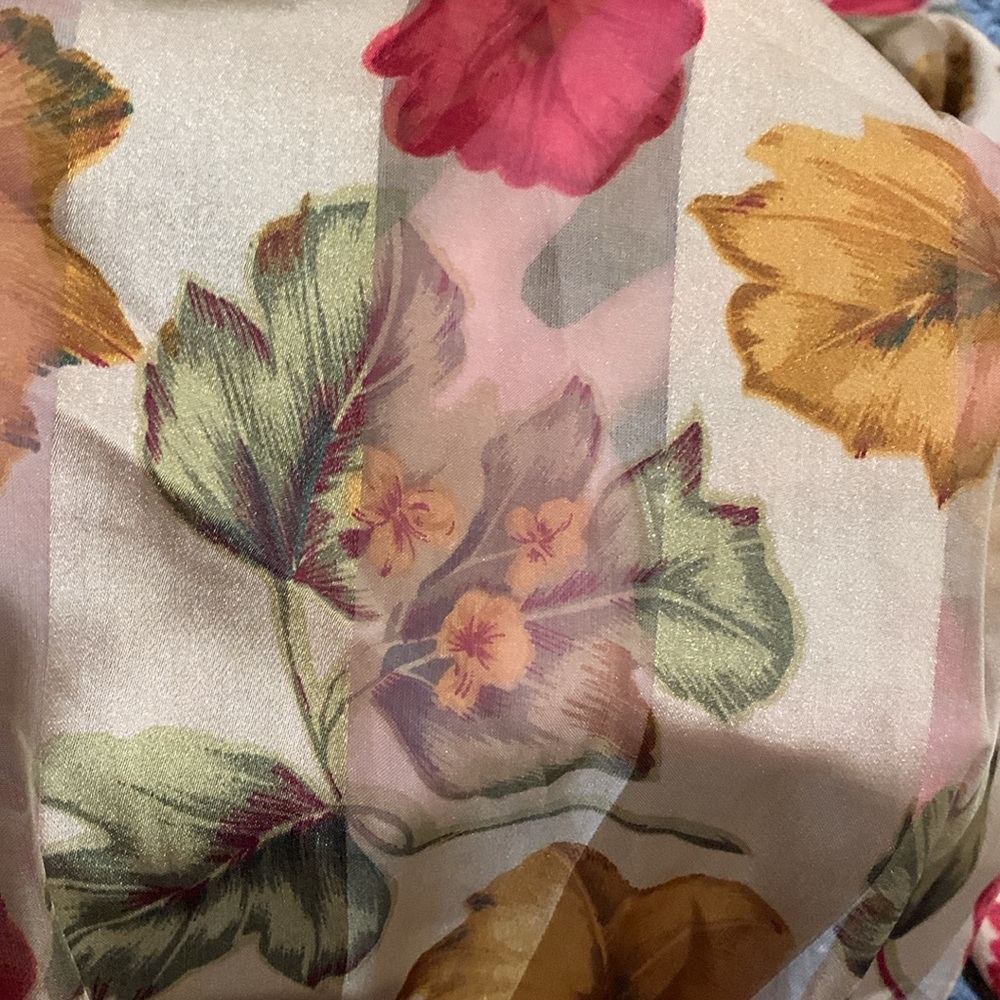 Macy’s semi sheer striped golden holiday or fall theme 13.5” by 64” - Picture 3 of 4